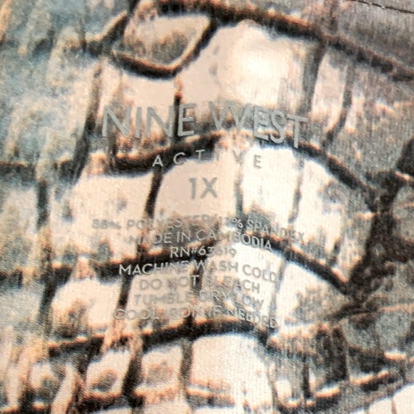 Nine West Active Capri Snakeskin Print Leggings - Picture 4 of 14